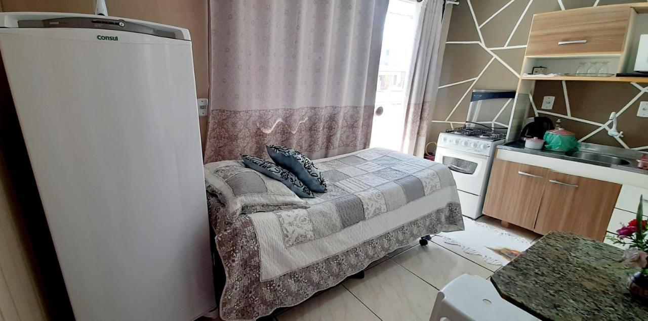 Kitnet K1 Em Torres-Rs - Na Mais Bela Praia Gaucha - Cozinha - Banheiro - Ar Condicionado - Smart Tv 32' - Wi-Fi - Anfitria Superhost No Bnb ภายนอก รูปภาพ
