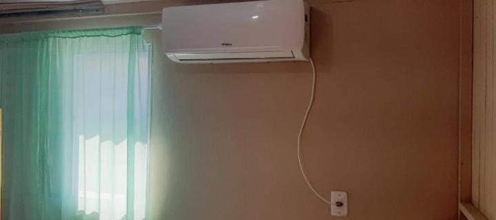Kitnet K1 Em Torres-Rs - Na Mais Bela Praia Gaucha - Cozinha - Banheiro - Ar Condicionado - Smart Tv 32' - Wi-Fi - Anfitria Superhost No Bnb ภายนอก รูปภาพ