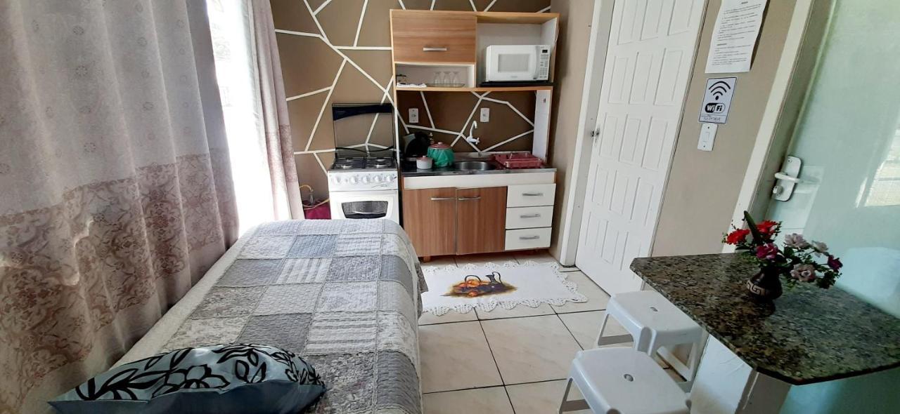 Kitnet K1 Em Torres-Rs - Na Mais Bela Praia Gaucha - Cozinha - Banheiro - Ar Condicionado - Smart Tv 32' - Wi-Fi - Anfitria Superhost No Bnb ภายนอก รูปภาพ