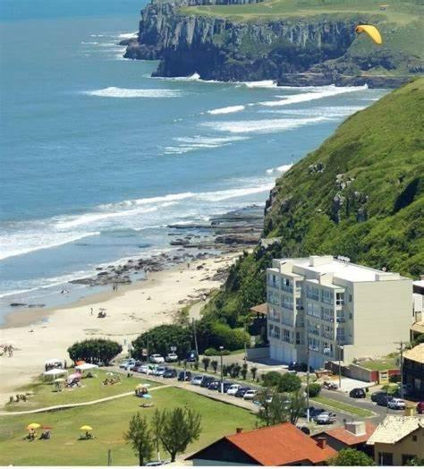 Kitnet K1 Em Torres-Rs - Na Mais Bela Praia Gaucha - Cozinha - Banheiro - Ar Condicionado - Smart Tv 32' - Wi-Fi - Anfitria Superhost No Bnb ภายนอก รูปภาพ
