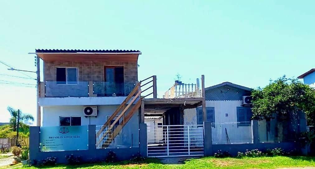 Kitnet K1 Em Torres-Rs - Na Mais Bela Praia Gaucha - Cozinha - Banheiro - Ar Condicionado - Smart Tv 32' - Wi-Fi - Anfitria Superhost No Bnb ภายนอก รูปภาพ